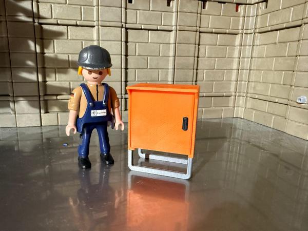 Construction site distributor